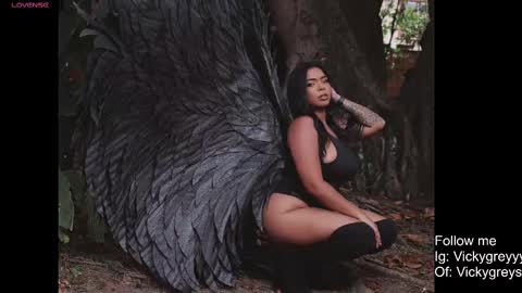 Snapshot of vickygrey1 chatting on 4, 11, 2025 Vicky Greys online show from 4, 11, 2025