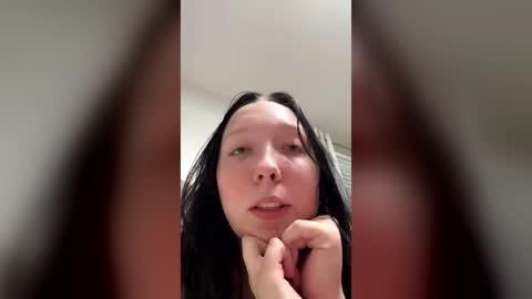 Snapshot of vickyparkerxx chatting on 4, 7, 2026 Vicky Parker online show from 4, 7, 2026