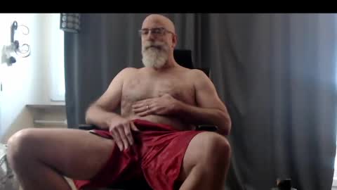 Snapshot of vicretro74 chatting on 3, 12, 2024 Vic online show from 3, 12, 2024