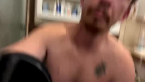 Snapshot of vicrobertson595 chatting on 11, 9, 2025 vicrobertson595 online show from 11, 9, 2025