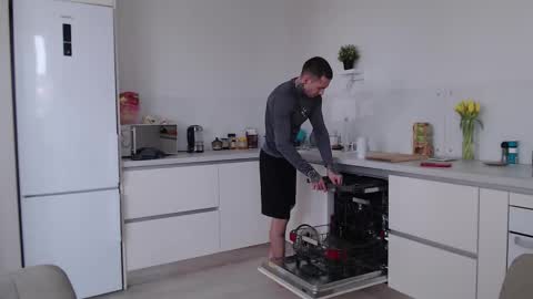 Victor rhinoff online show from 8, 3, 2026