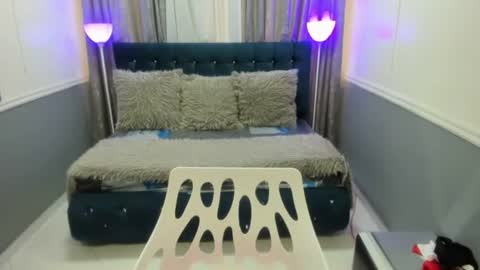 Victoria  grey  online show from 22, 4, 2026