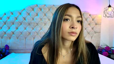 Snapshot of victoria_adams14 chatting on 12, 1, 2025 Victoria for you online show from 12, 1, 2025