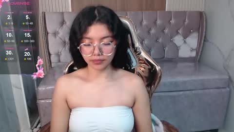 Snapshot of victoria_castillo_b chatting on 21, 11, 2025 victoria_castillo_b online show from 21, 11, 2025