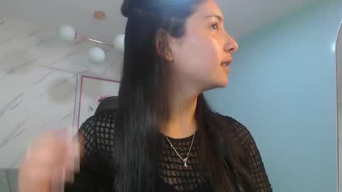 Snapshot of victoria_hernandez_t chatting on 19, 6, 2026 Victoria online show from 19, 6, 2026
