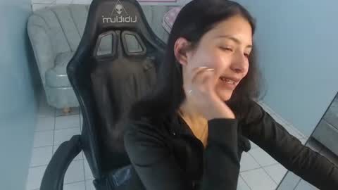 Snapshot of victoria_hernandez_t chatting on 27, 6, 2026 Victoria online show from 27, 6, 2026