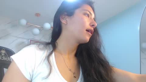 Snapshot of victoria_hernandez_t chatting on 1, 7, 2026 Victoria online show from 1, 7, 2026