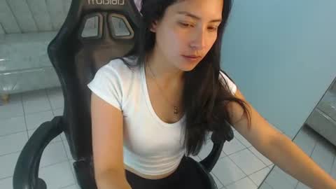 Snapshot of victoria_hernandez_t chatting on 9, 7, 2026 Victoria online show from 9, 7, 2026