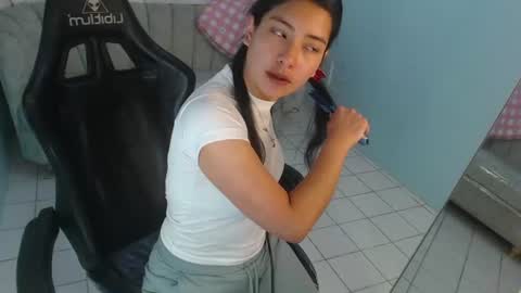 Snapshot of victoria_hernandez_t chatting on 17, 7, 2026 Victoria online show from 17, 7, 2026