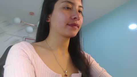 Snapshot of victoria_hernandez_t chatting on 25, 7, 2026 Victoria online show from 25, 7, 2026