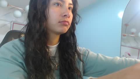 Snapshot of victoria_hernandez_t chatting on 29, 7, 2026 Victoria online show from 29, 7, 2026