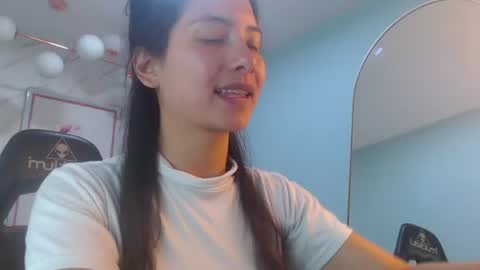 Snapshot of victoria_hernandez_t chatting on 1, 8, 2026 Victoria online show from 1, 8, 2026