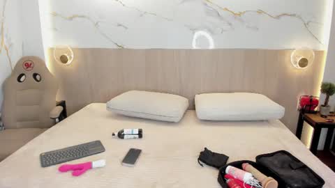Snapshot of victoria_hokings chatting on 28, 7, 2026 Victoria H online show from 28, 7, 2026