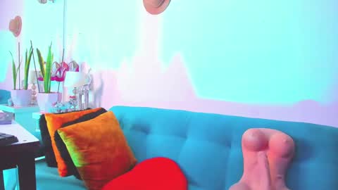 Victoria  online show from 6, 2, 2025