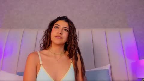 Snapshot of victoria_joliegb chatting on 10, 2, 2025 Victoria Lozano online show from 10, 2, 2025