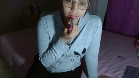 Snapshot of victoria_miler chatting on 16, 5, 2026 VICKY online show from 16, 5, 2026