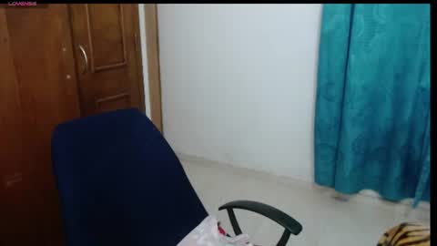 Snapshot of victoria_milf06 chatting on 1, 8, 2026 victoria online show from 1, 8, 2026