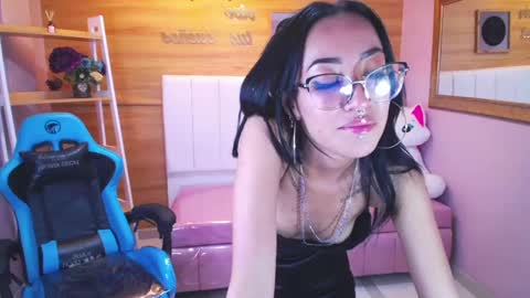 Snapshot of victoria_ricci_a chatting on 25, 1, 2025 Victoria online show from 25, 1, 2025