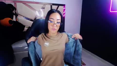 Snapshot of victoria_ricci_a chatting on 1, 3, 2025 Victoria online show from 1, 3, 2025