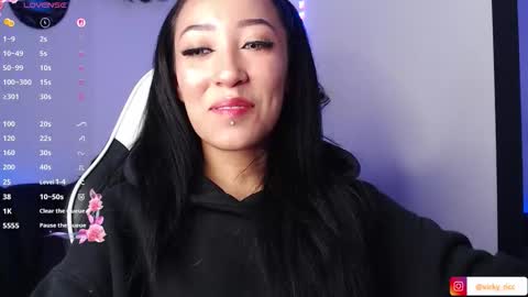 Snapshot of victoria_ricci_a chatting on 8, 11, 2025 Victoria online show from 8, 11, 2025