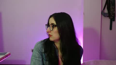 Victoria online show from 5, 11, 2025