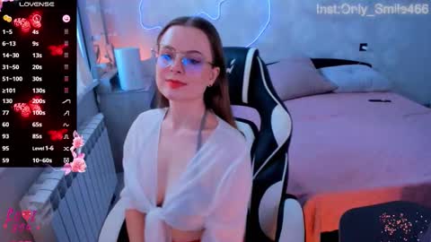 Snapshot of victoria_the_fox chatting on 22, 12, 2025 - The Divine Fox online show from 22, 12, 2025