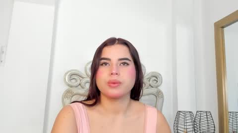Snapshot of victoria_vallejo chatting on 24, 2, 2025 victoria  online show from 24, 2, 2025