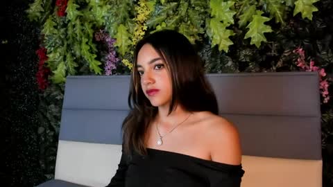 Snapshot of victoriaa2_doll chatting on 7, 5, 2026 victoriaa2_doll online show from 7, 5, 2026