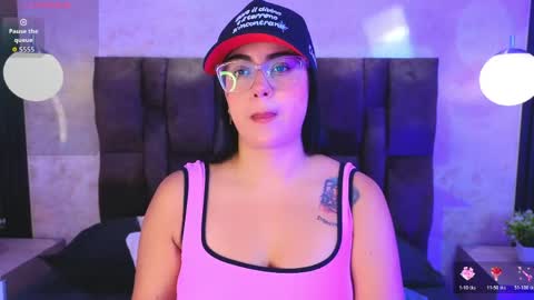 Snapshot of victoriaandrade chatting on 1, 5, 2026 Victoria Andrade online show from 1, 5, 2026