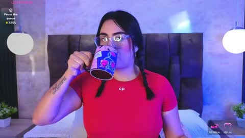 Snapshot of victoriaandrade chatting on 17, 5, 2026 Victoria Andrade online show from 17, 5, 2026