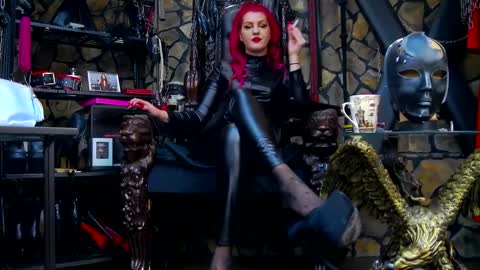 Victoria Heller online show from 30, 1, 2025