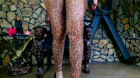 Victoria Heller online show from 10, 3, 2026