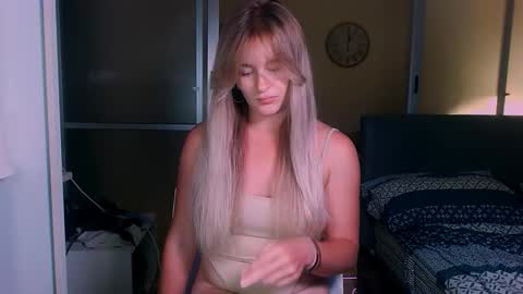 Snapshot of victoriande chatting on 14, 10, 2025 Eva and Victor online show from 14, 10, 2025