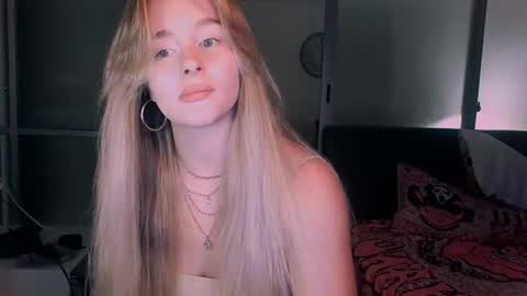 Snapshot of victoriande chatting on 18, 10, 2025 Eva and Victor online show from 18, 10, 2025