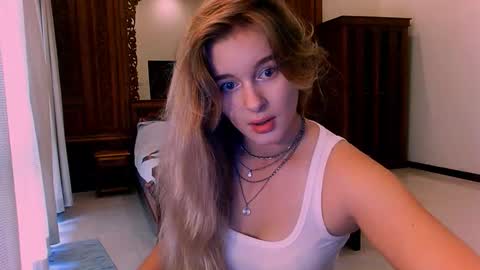 Snapshot of victoriande chatting on 1, 11, 2025 Eva and Victor online show from 1, 11, 2025