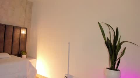 Maria Victoria online show from 27, 2, 2025