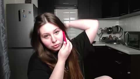 Snapshot of victoriassecrets_ chatting on 6, 12, 2024 victoriassecrets_ online show from 6, 12, 2024
