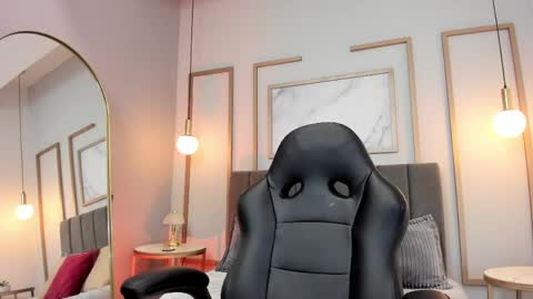Snapshot of victoriia_vixen chatting on 20, 5, 2026 Victoria Vixen online show from 20, 5, 2026