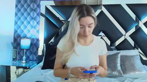 victtoria lee online show from 18, 1, 2025