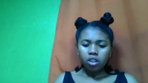 Snapshot of vierge28430 chatting on 22, 5, 2026 vierge28430 online show from 22, 5, 2026