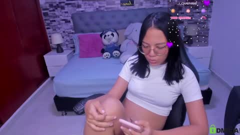 Snapshot of viiolet__moon chatting on 30, 4, 2026 Violet online show from 30, 4, 2026
