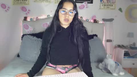 viiolett_06 online show from 25, 3, 2026