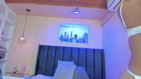 Viiolett online show from 9, 11, 2025