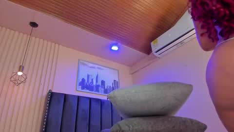 Viiolett online show from 17, 12, 2025