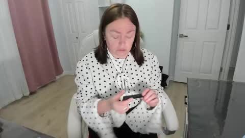 Ukrainian-woman online show from 19, 2, 2025