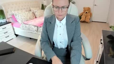 Ukrainian-woman online show from 20, 10, 2025