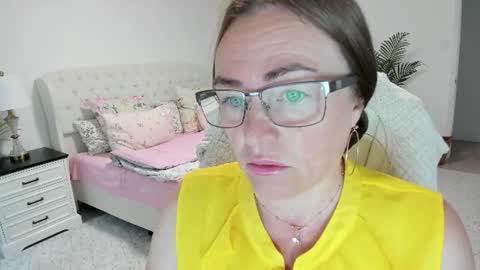 Snapshot of vika7333 chatting on 17, 6, 2026 Ukrainian-woman online show from 17, 6, 2026