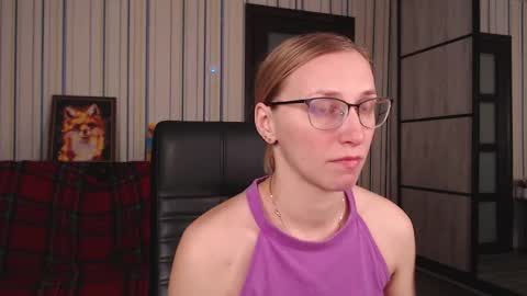 Snapshot of vikaericka chatting on 21, 12, 2025 Vika online show from 21, 12, 2025