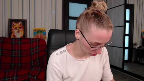 Snapshot of vikaericka chatting on 6, 5, 2026 Vika online show from 6, 5, 2026
