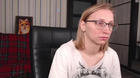 Snapshot of vikaericka chatting on 19, 5, 2026 Vika online show from 19, 5, 2026